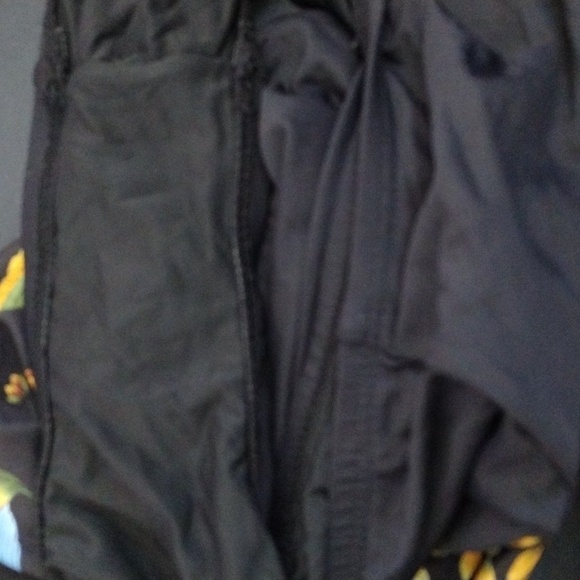 Modcloth one piece swimsuit floor at the top - Picture 3 of 3